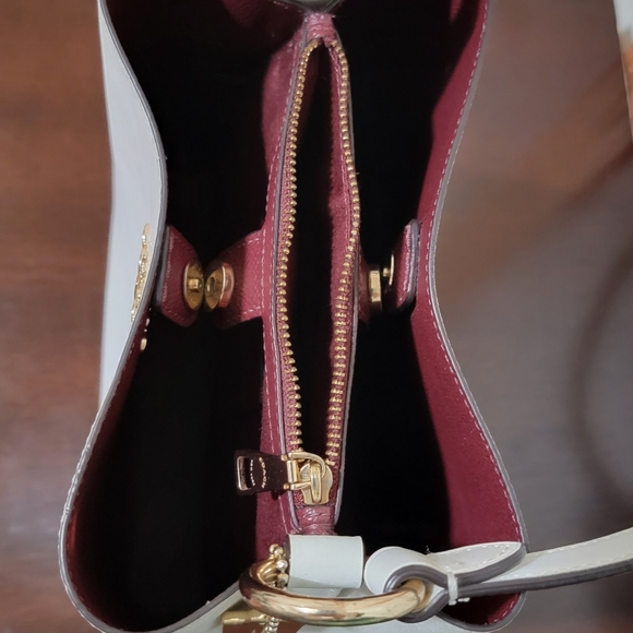 Coach Bucket Bag - Picture 3 of 14